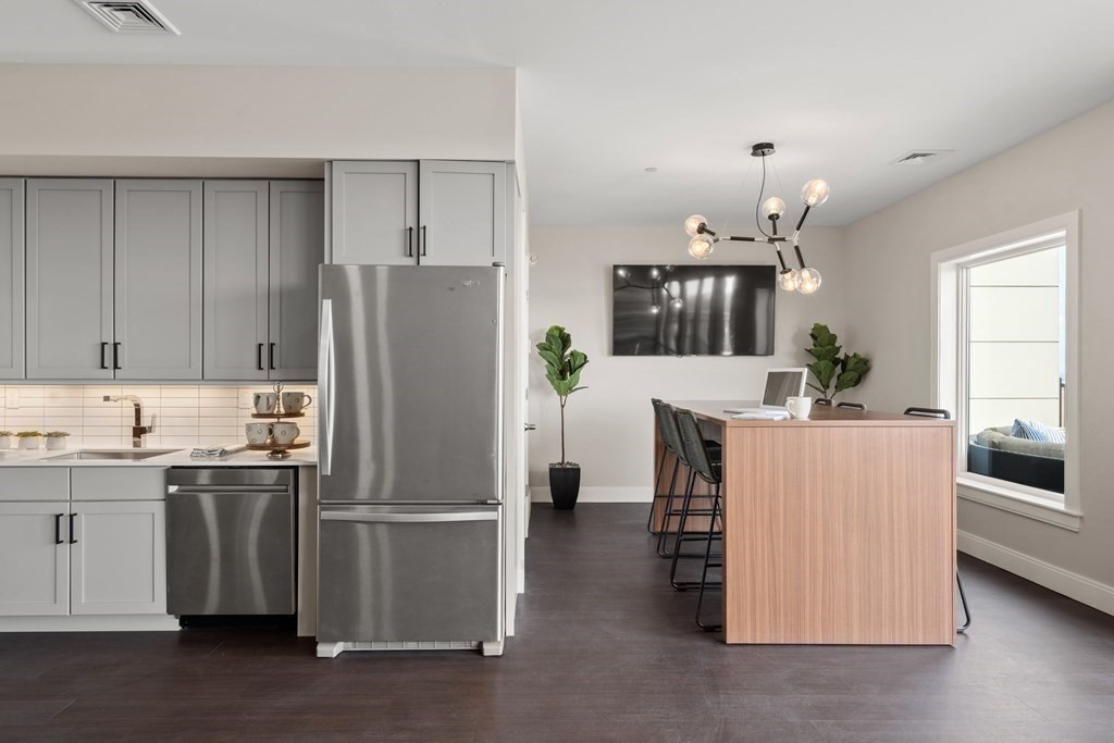 11 Walley Street, Unit 309 Boston, MA 02128 - Photo 7 of 17