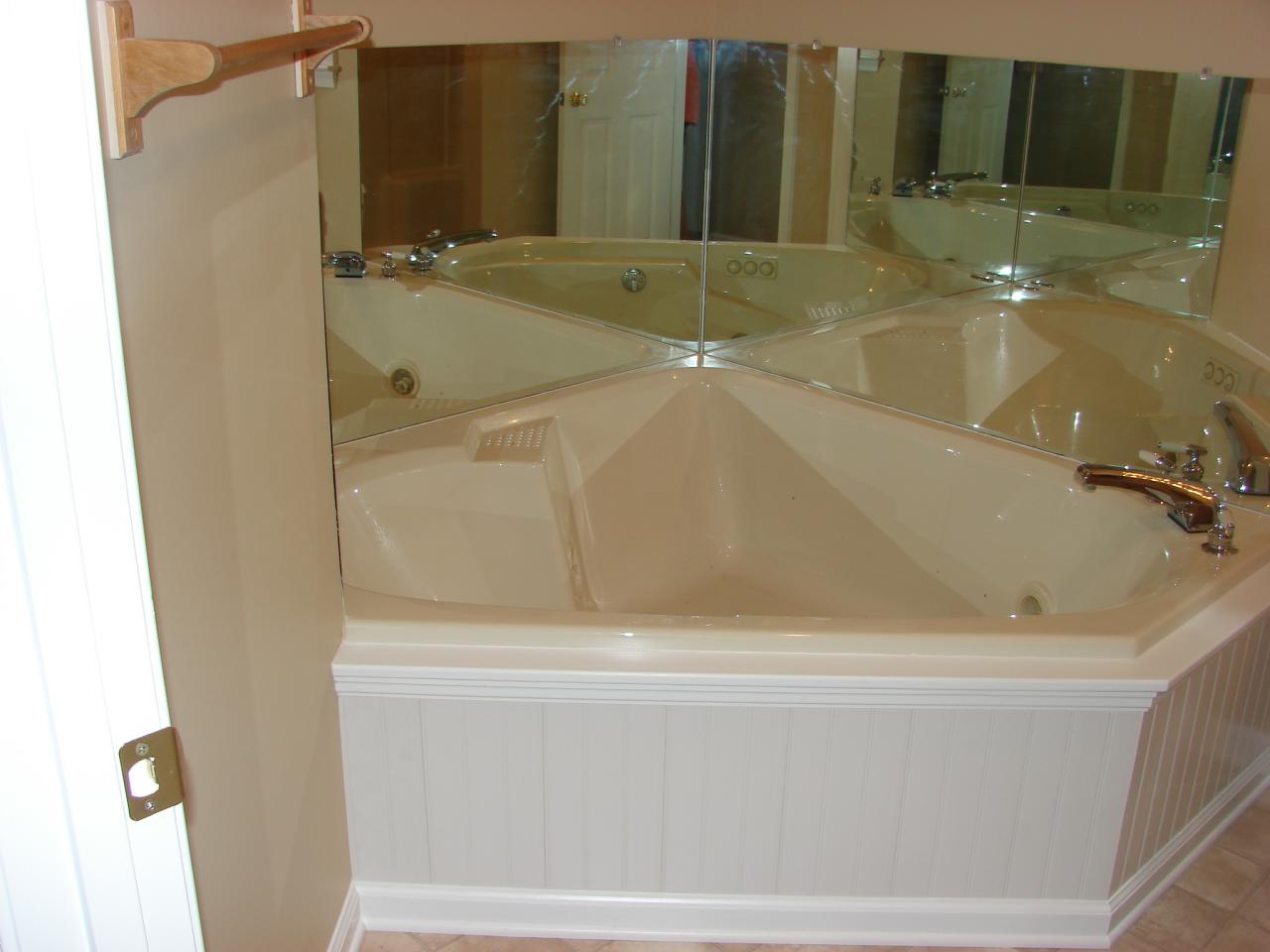 11 Silver Shadow Road Hardy, VA 24101 - Photo 7 of 18 a bathroom with a bathtub