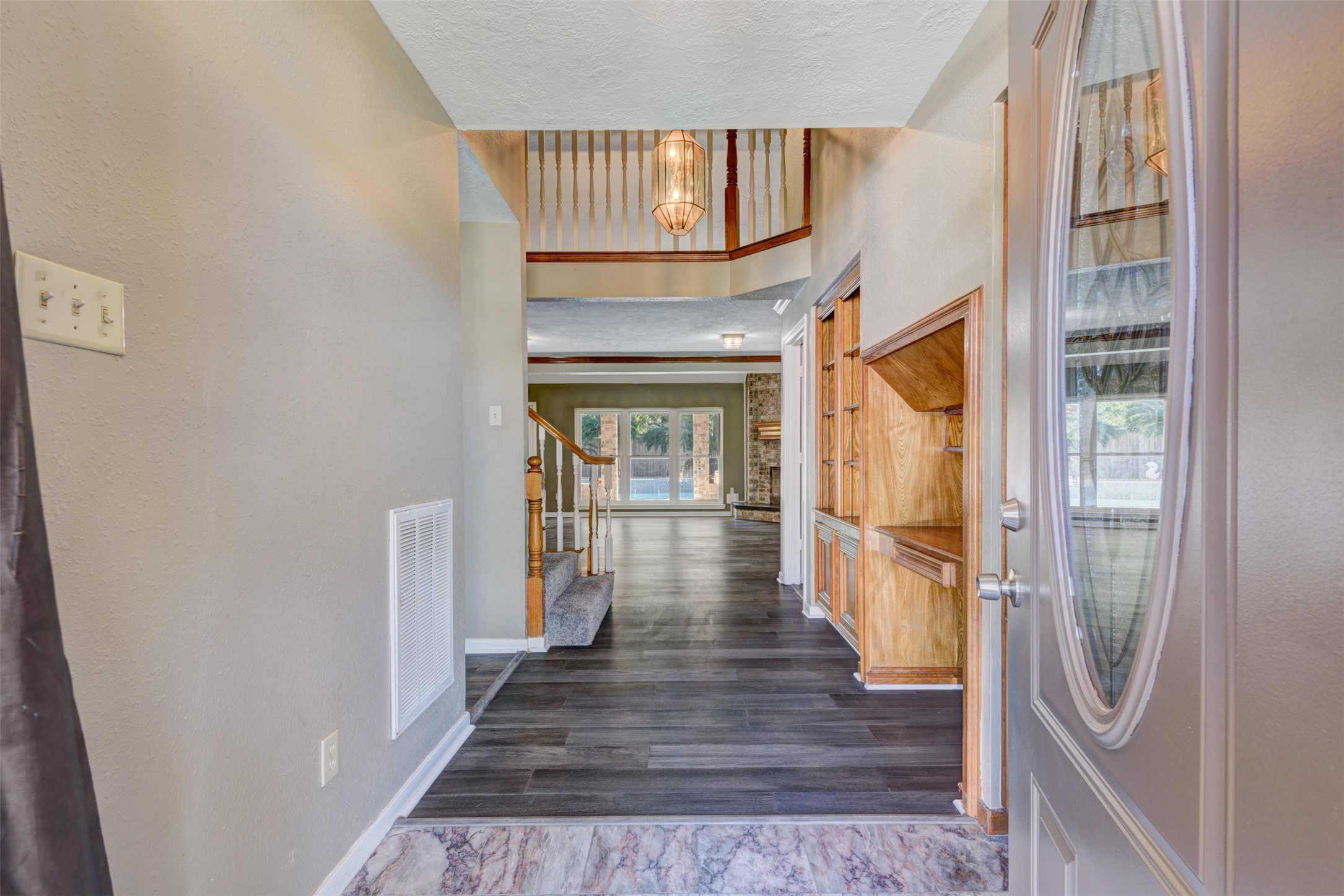 6502 Inverness Way Pasadena, TX 77505 - Photo 4 of 31 Welcome in!