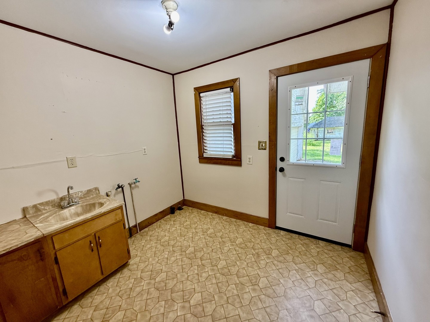 415 Southwest 4th Avenue Galva, IL 61434 - Photo 29 of 41