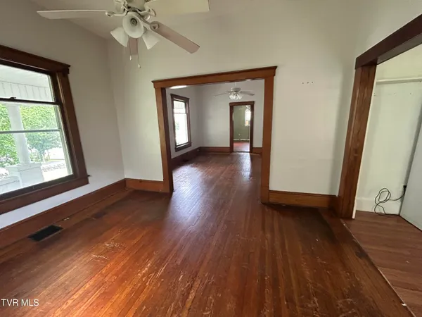 $105,000 | 310 Nottingham Avenue Southeast, Wise, VA 24293