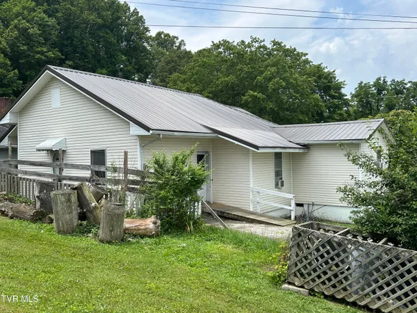 $105,000 | 310 Nottingham Avenue Southeast, Wise, VA 24293