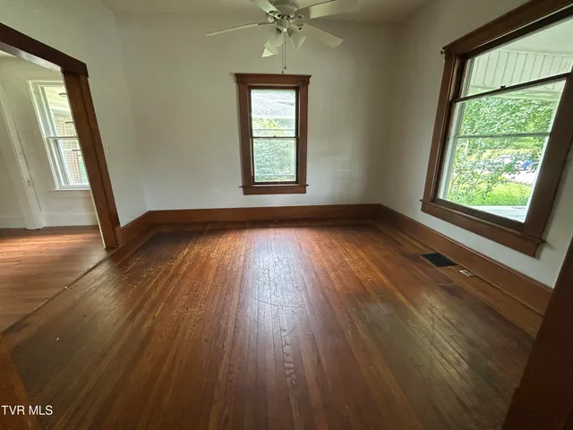 $105,000 | 310 Nottingham Avenue Southeast, Wise, VA 24293