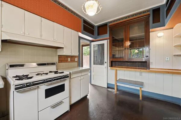 $840,000 | 528 East 6th Avenue, Escondido, CA 92025
