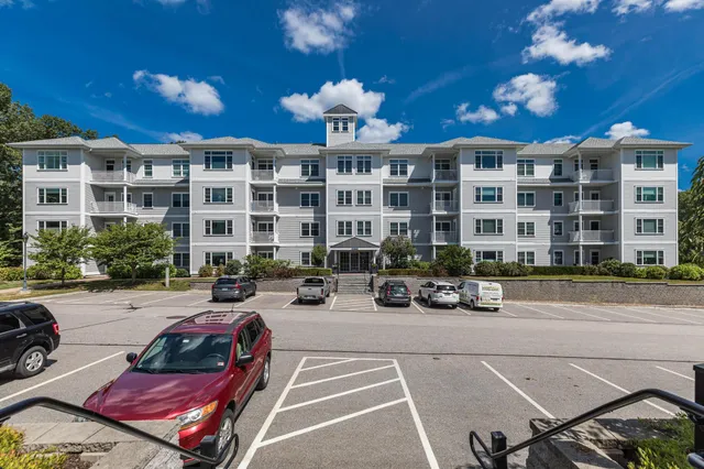 $540,000 | 7 Sterling Hill Lane, Unit 745, Exeter, NH 03833
