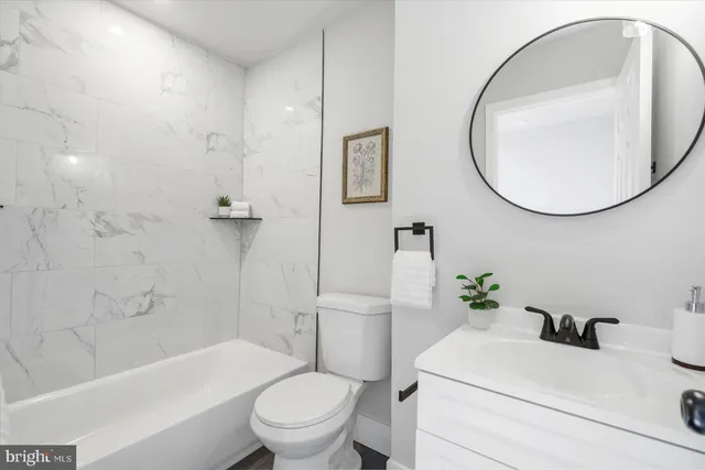 a bathroom with a bathtub