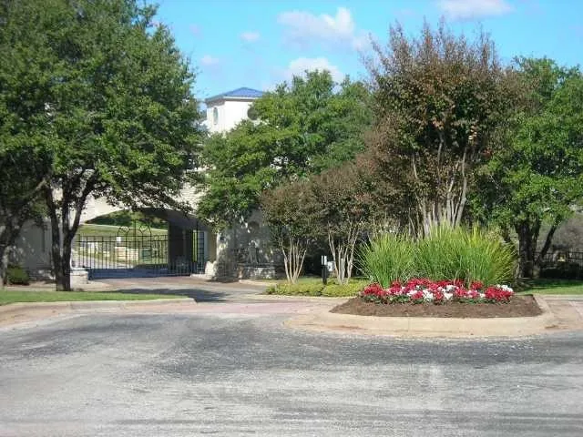 $1,300 | 3404 American Drive, Unit 3326, Lago Vista, TX 78645