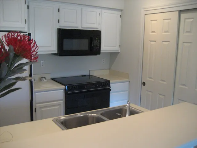 $1,300 | 3404 American Drive, Unit 3326, Lago Vista, TX 78645