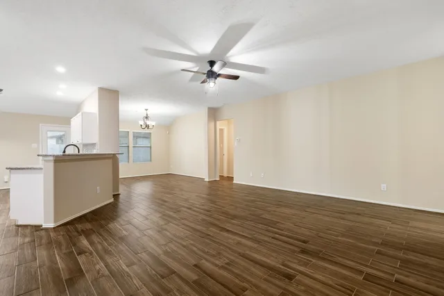 $2,650 | 26 South Vesper Bend Circle, The Woodlands, TX 77382