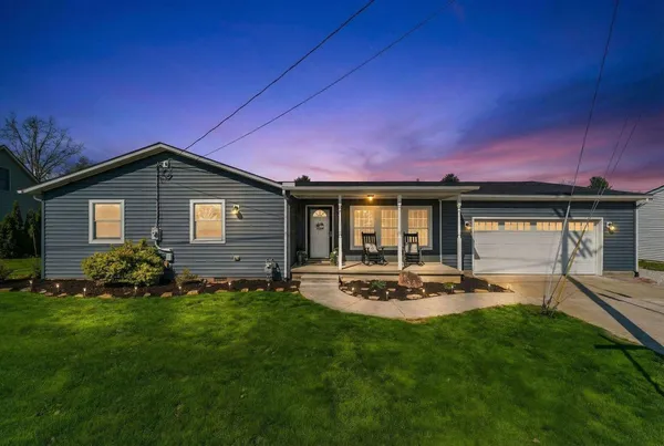 $425,000 | 580 Coshocton Avenue, Thornville, OH 43076