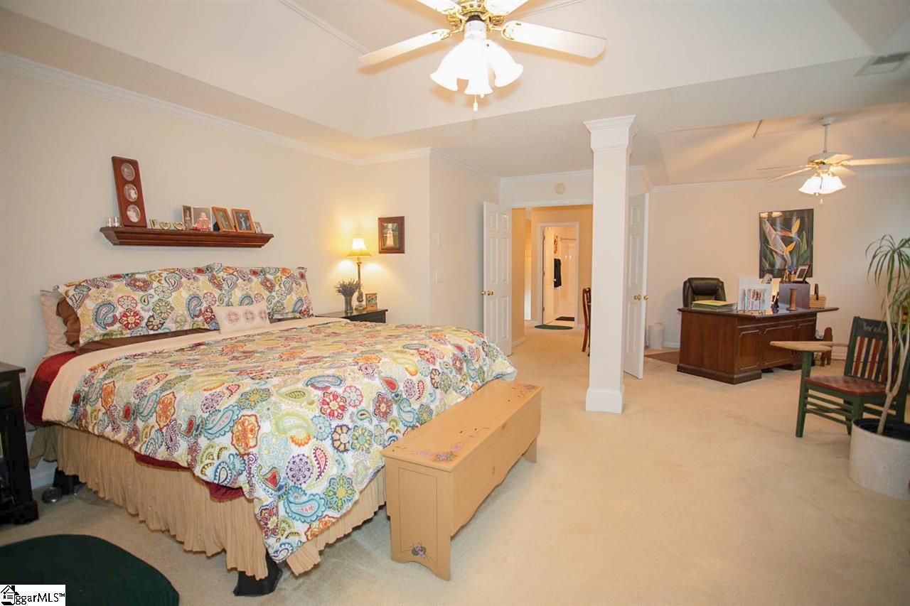 11 Bluff Ridge Court Greenville, SC 29617 - Photo 12 of 32 Gallery Image 12