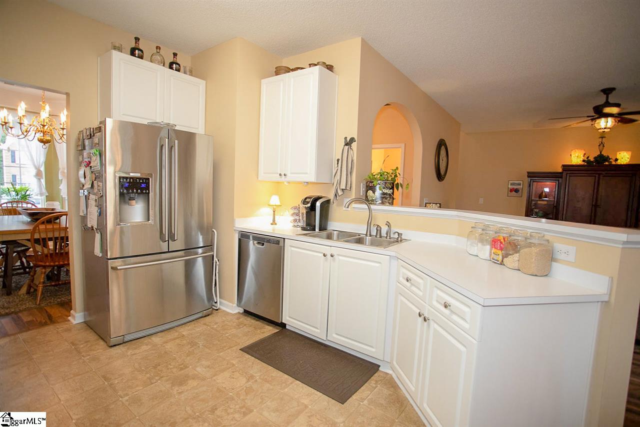 11 Bluff Ridge Court Greenville, SC 29617 - Photo 6 of 32 Gallery Image 6
