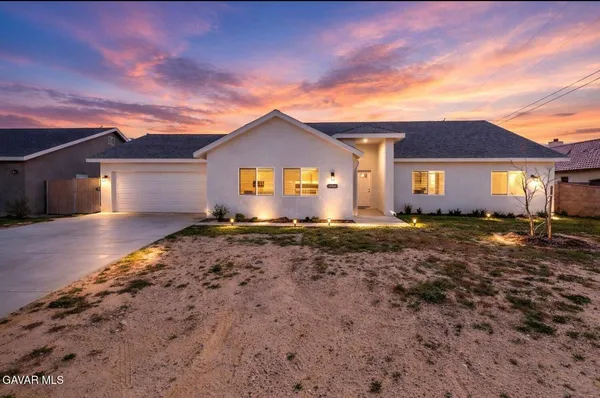 $385,000 | 10588 Peach Avenue, California City, CA 93505