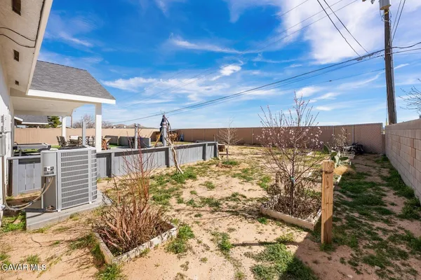 $385,000 | 10588 Peach Avenue, California City, CA 93505