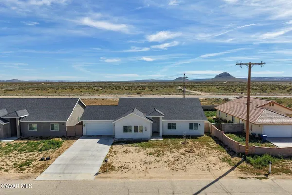 $385,000 | 10588 Peach Avenue, California City, CA 93505