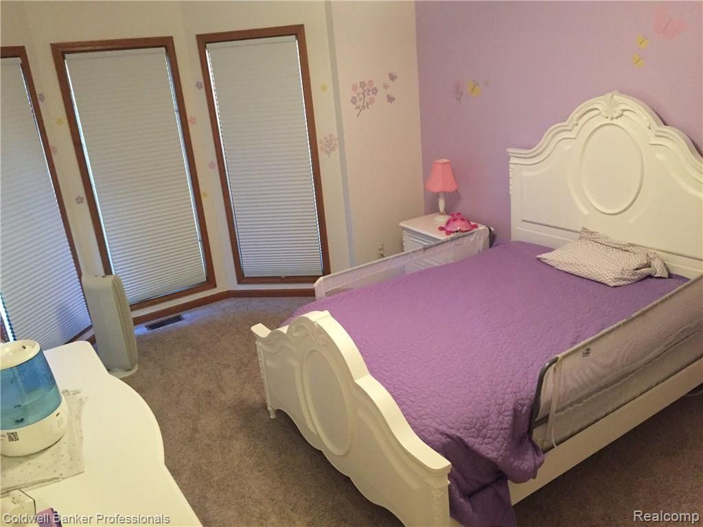 45277 Glengarry Road Canton, MI 48188 - Photo 8 of 9 IMG_2133.JPG