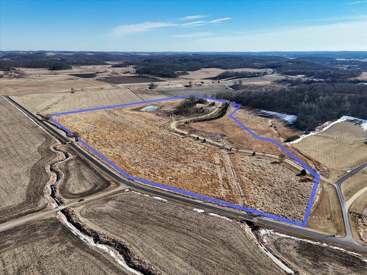 9917 Carter Road Mazomanie, WI 53560 - Photo 38 of 43