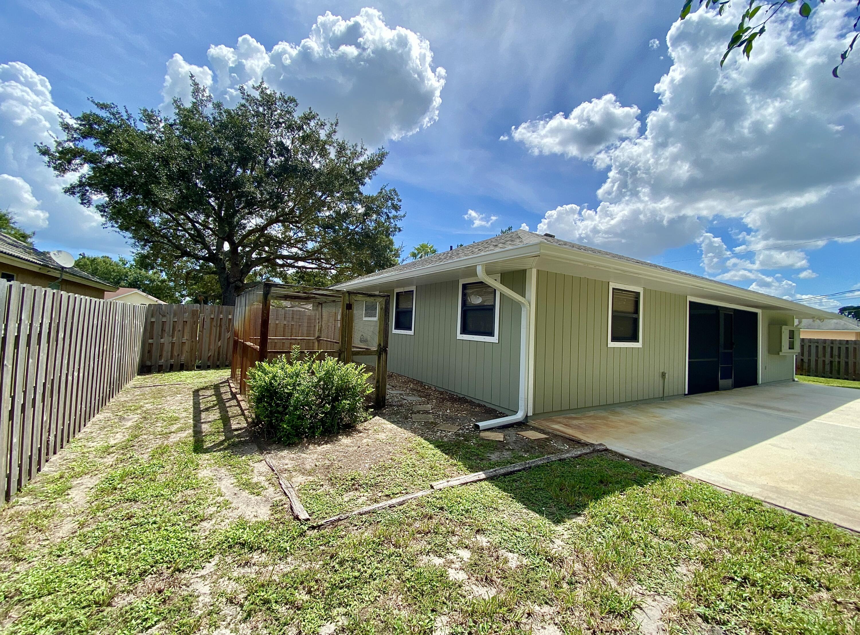 1045 Southwest Bay State Road Port St. Lucie, FL 34953 - Photo 50 of 62 C0086C31-DACE-4A1C-B106-7552B39B2688