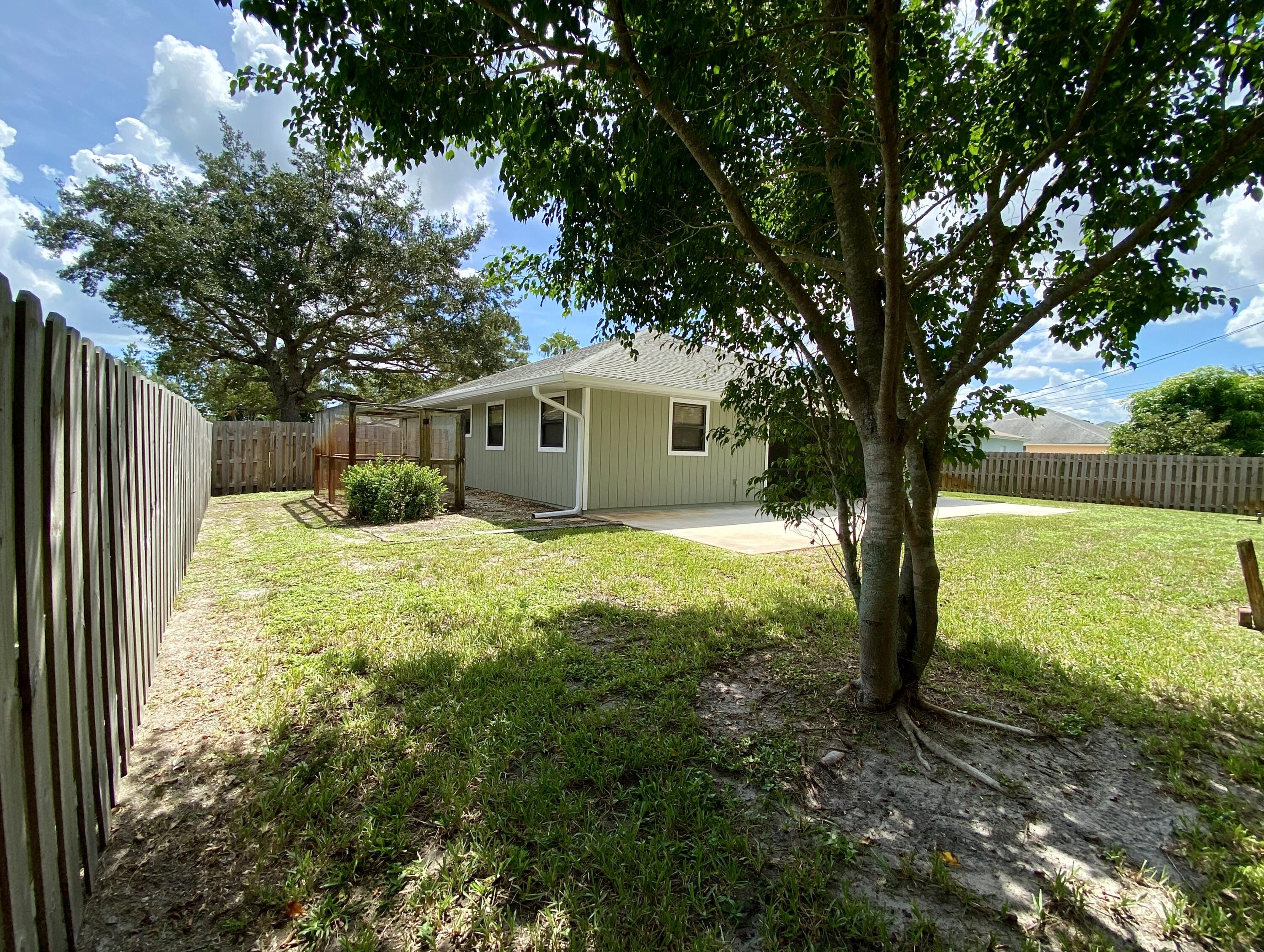 1045 Southwest Bay State Road Port St. Lucie, FL 34953 - Photo 52 of 62 84384578-D6F8-430D-8BAE-A3617497E90B