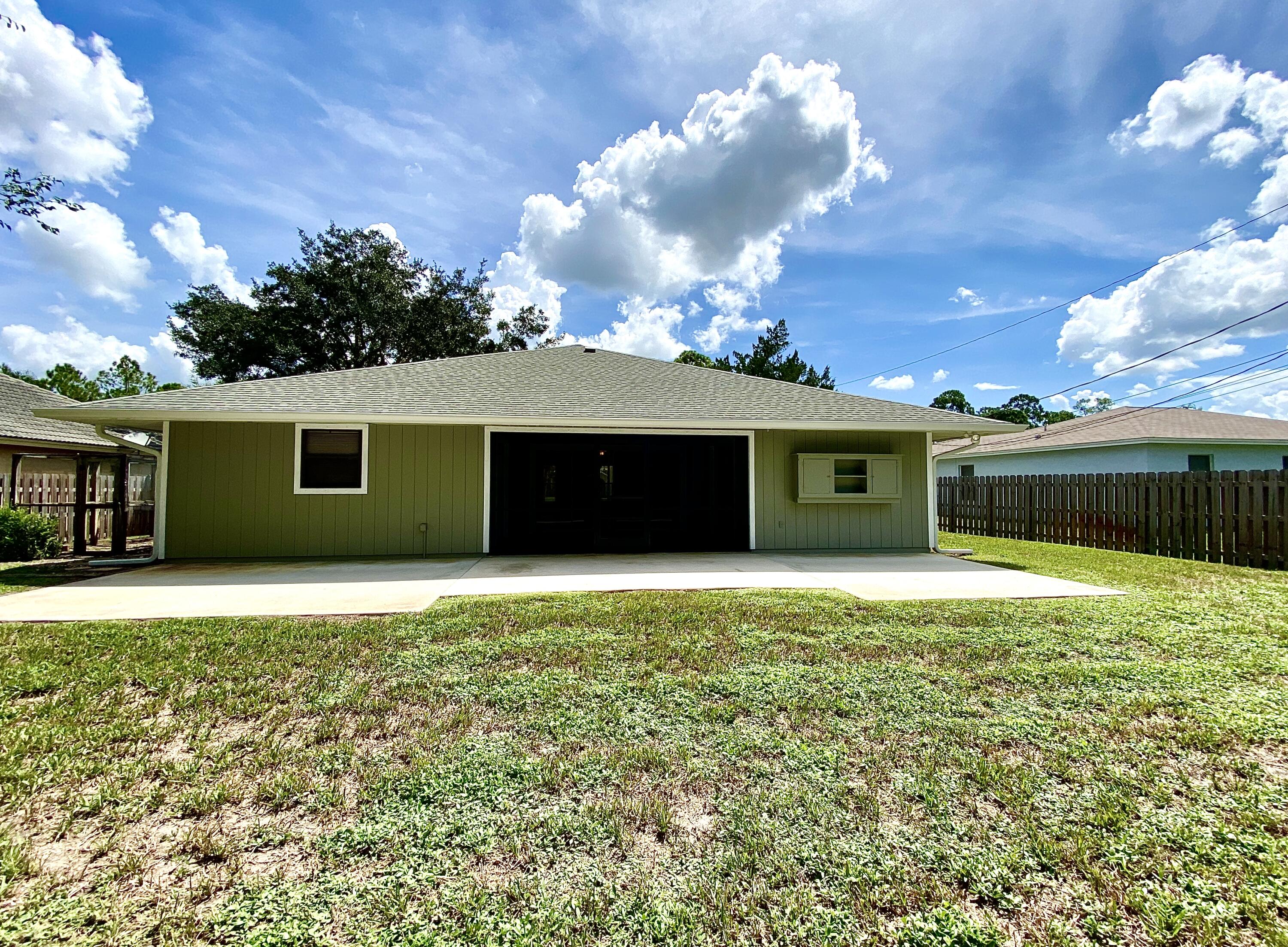 1045 Southwest Bay State Road Port St. Lucie, FL 34953 - Photo 53 of 62 F90F6E76-94FE-4F94-A8F2-8E8CFF71D099