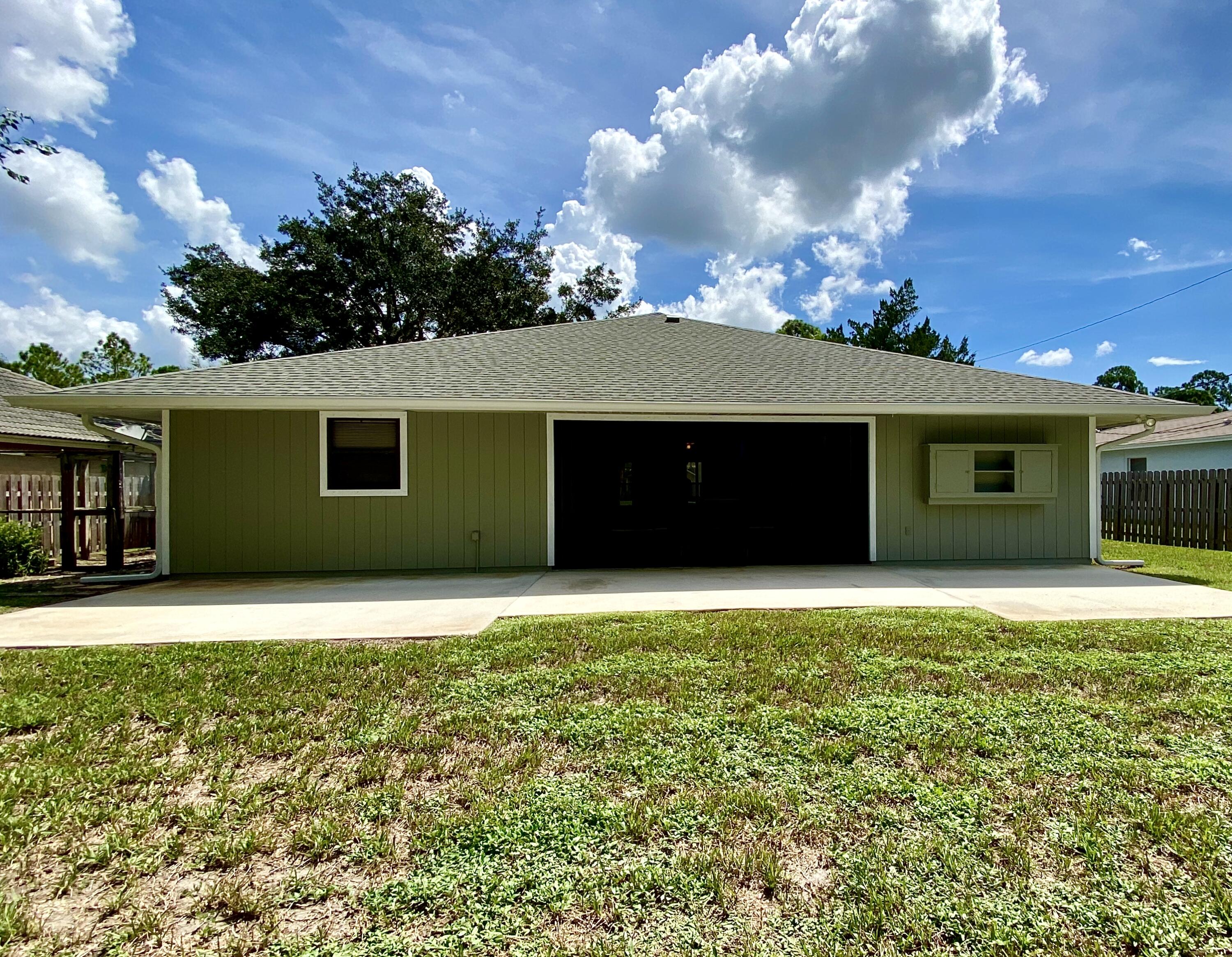 1045 Southwest Bay State Road Port St. Lucie, FL 34953 - Photo 54 of 62 AA90960A-32B4-473E-B938-834FD4A453F2