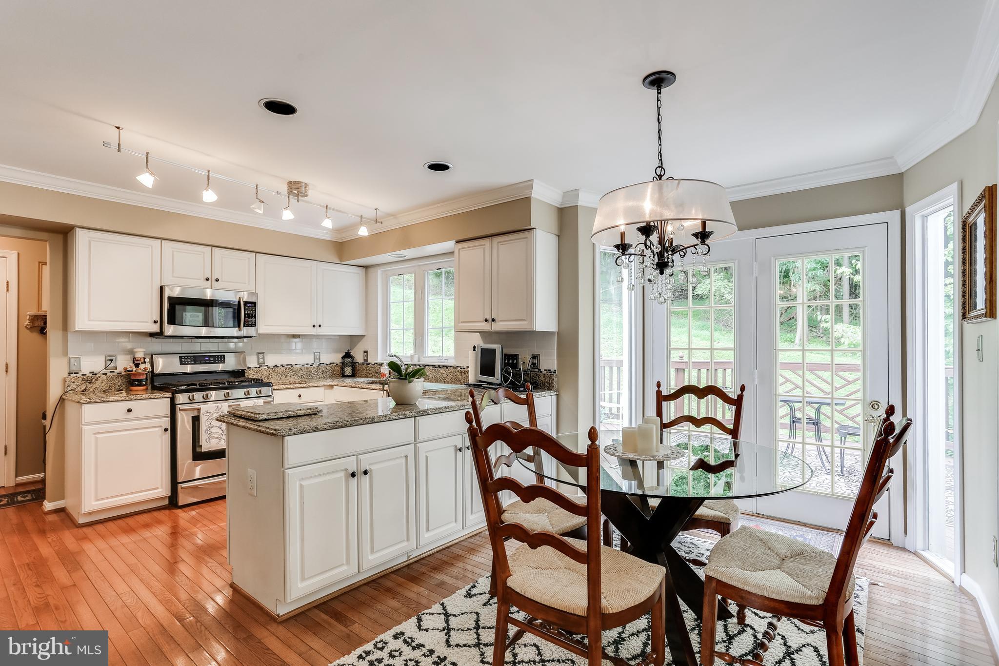 8540 Ellicott View Road Ellicott City, MD 21043 - Photo 11 of 30 Kitchen