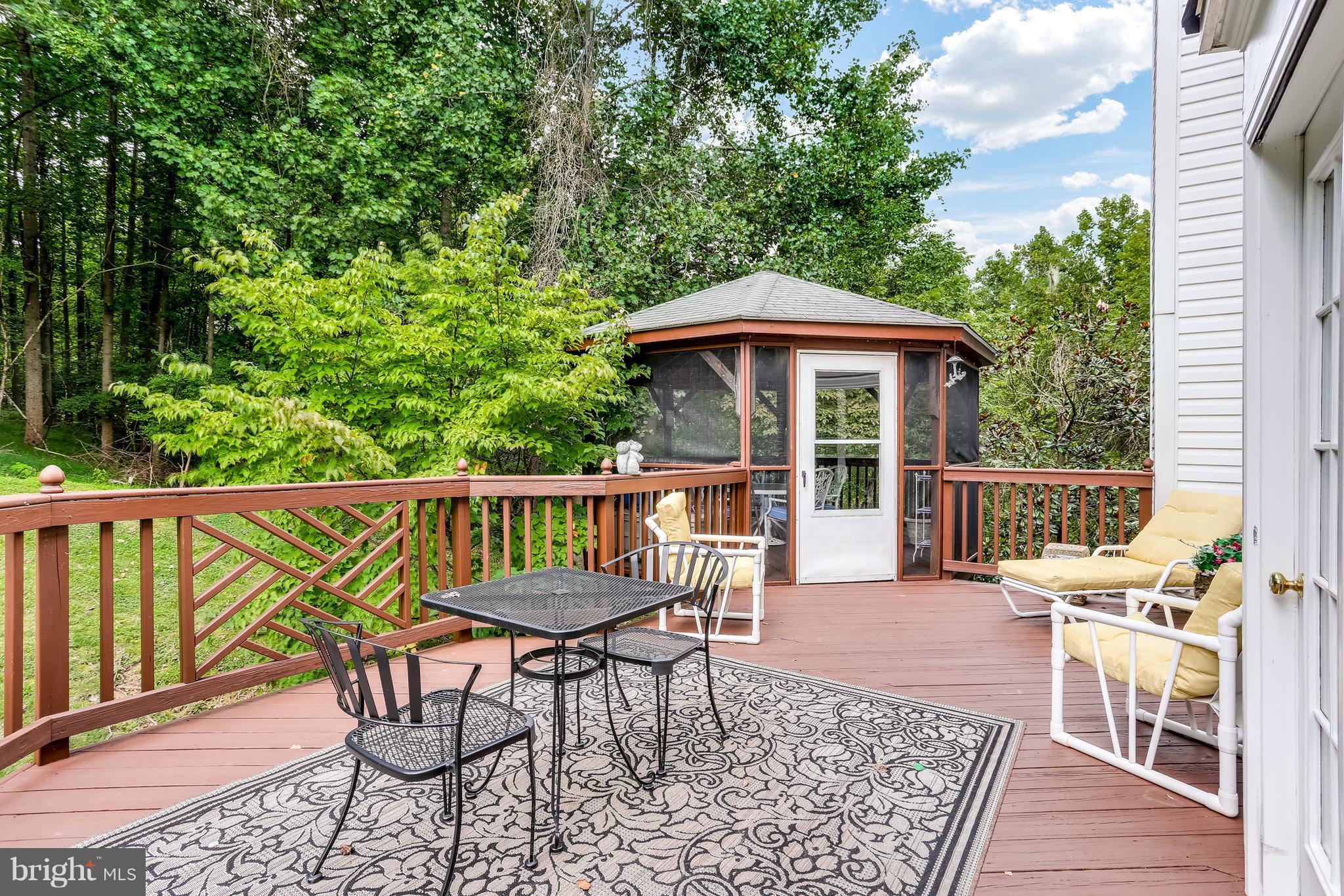 8540 Ellicott View Road Ellicott City, MD 21043 - Photo 26 of 30 Deck