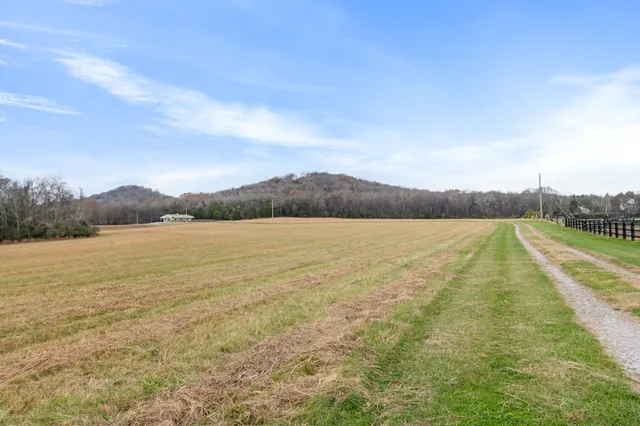 $2,500,000 | 3100 Floyd Road, Eagleville, TN 37060