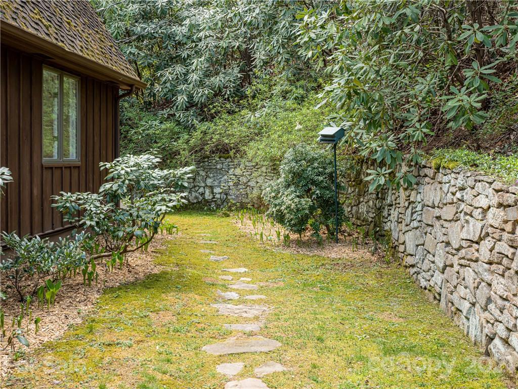 14 Whitaker View Road Fairview, NC 28730 - Photo 31 of 35 Gallery Image 31