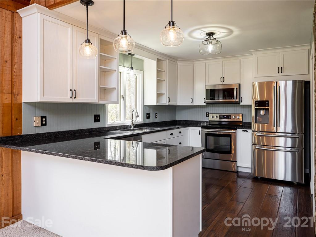 14 Whitaker View Road Fairview, NC 28730 - Photo 5 of 35 Gallery Image 5