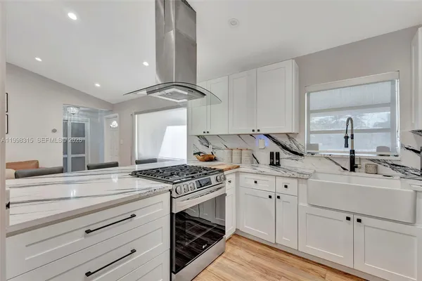 $669,000 | 3043 Hayes Street, Hollywood, FL 33021