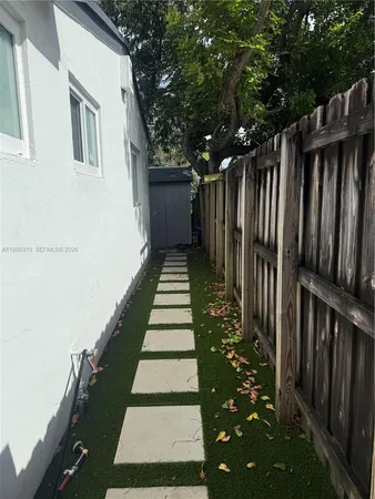 $669,000 | 3043 Hayes Street, Hollywood, FL 33021