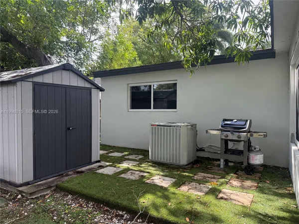 $669,000 | 3043 Hayes Street, Hollywood, FL 33021