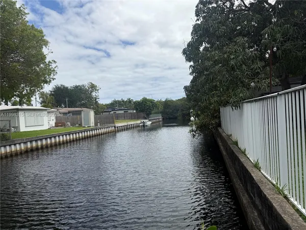 $669,000 | 3043 Hayes Street, Hollywood, FL 33021