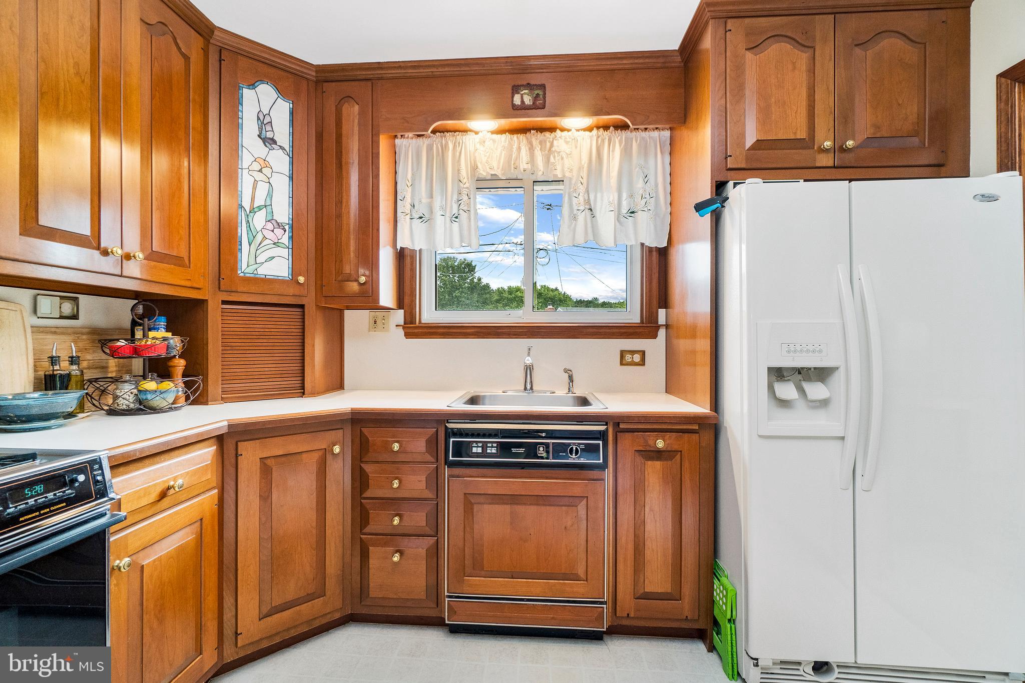 1512 Cavel Road Baltimore, MD 21237 - Photo 15 of 34 Kitchen