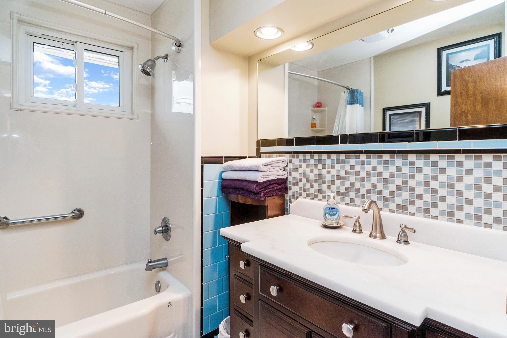 1512 Cavel Road Baltimore, MD 21237 - Photo 24 of 34 Full Bath Main Level
