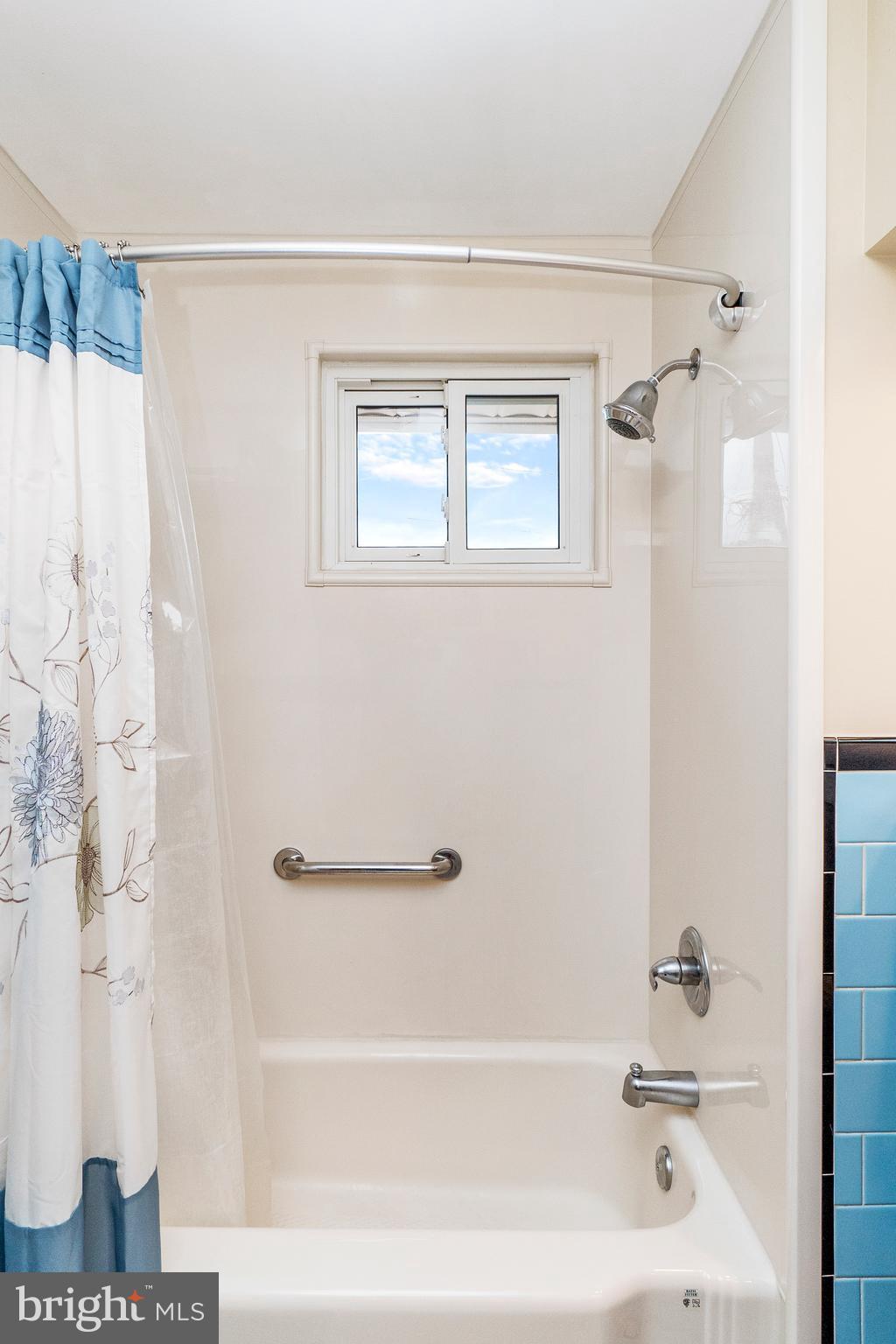 1512 Cavel Road Baltimore, MD 21237 - Photo 25 of 34 Full Bath Main Level