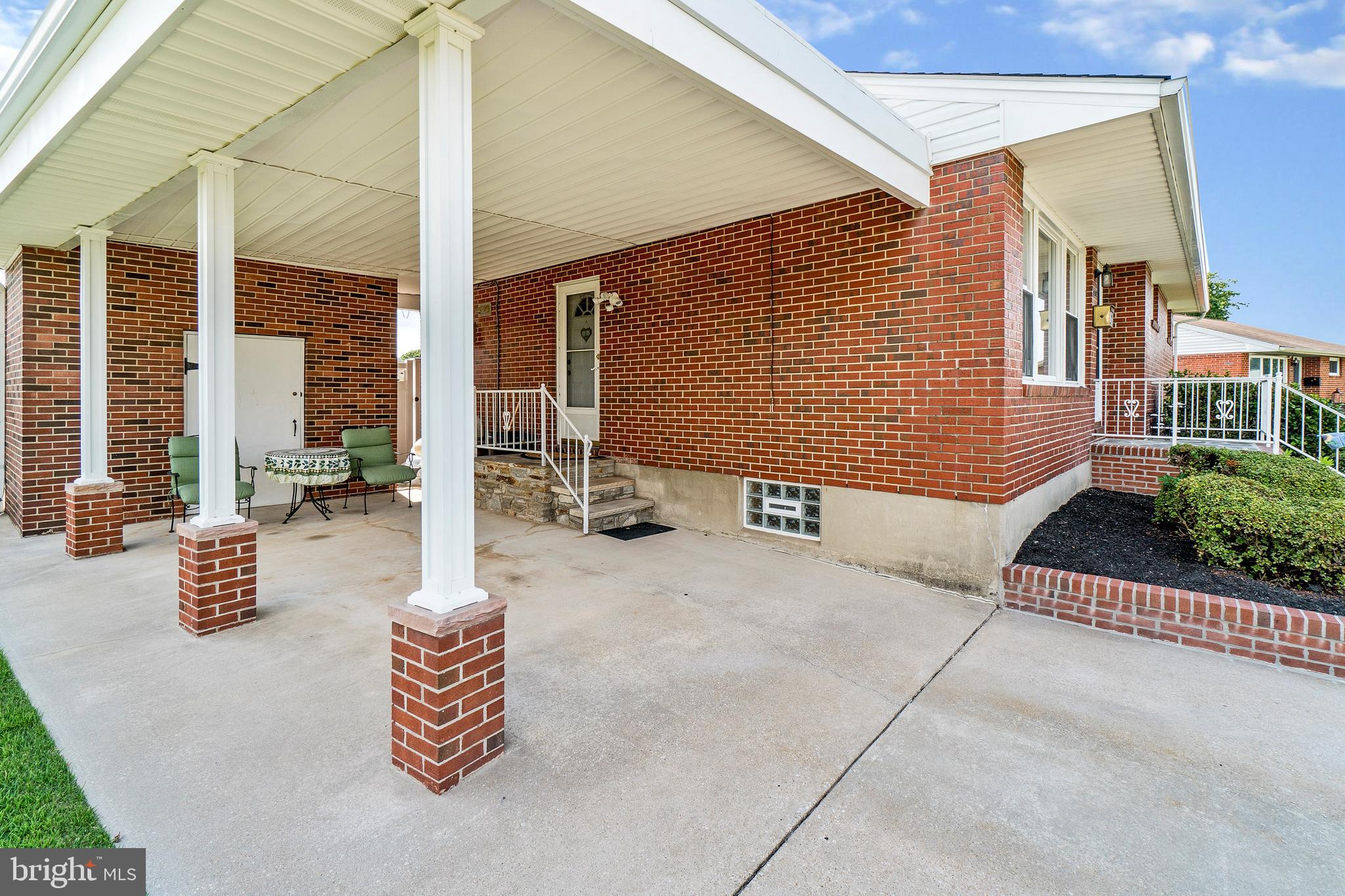1512 Cavel Road Baltimore, MD 21237 - Photo 5 of 34 Attached Carport