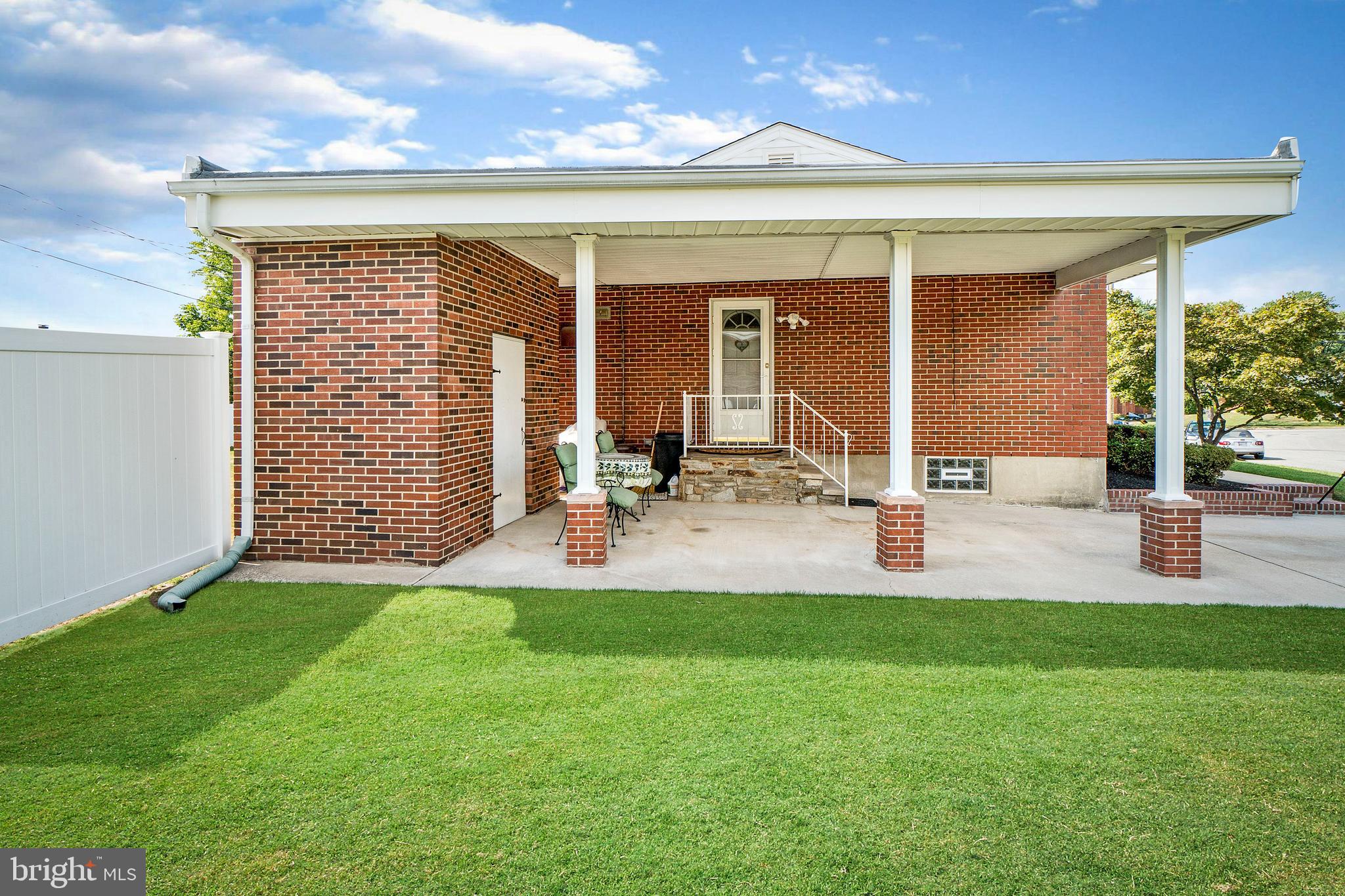 1512 Cavel Road Baltimore, MD 21237 - Photo 6 of 34 Attached Carport