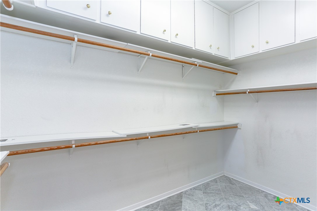 2110 Lakeview Loop Killeen, TX 76543 - Photo 16 of 42 a close view of closet