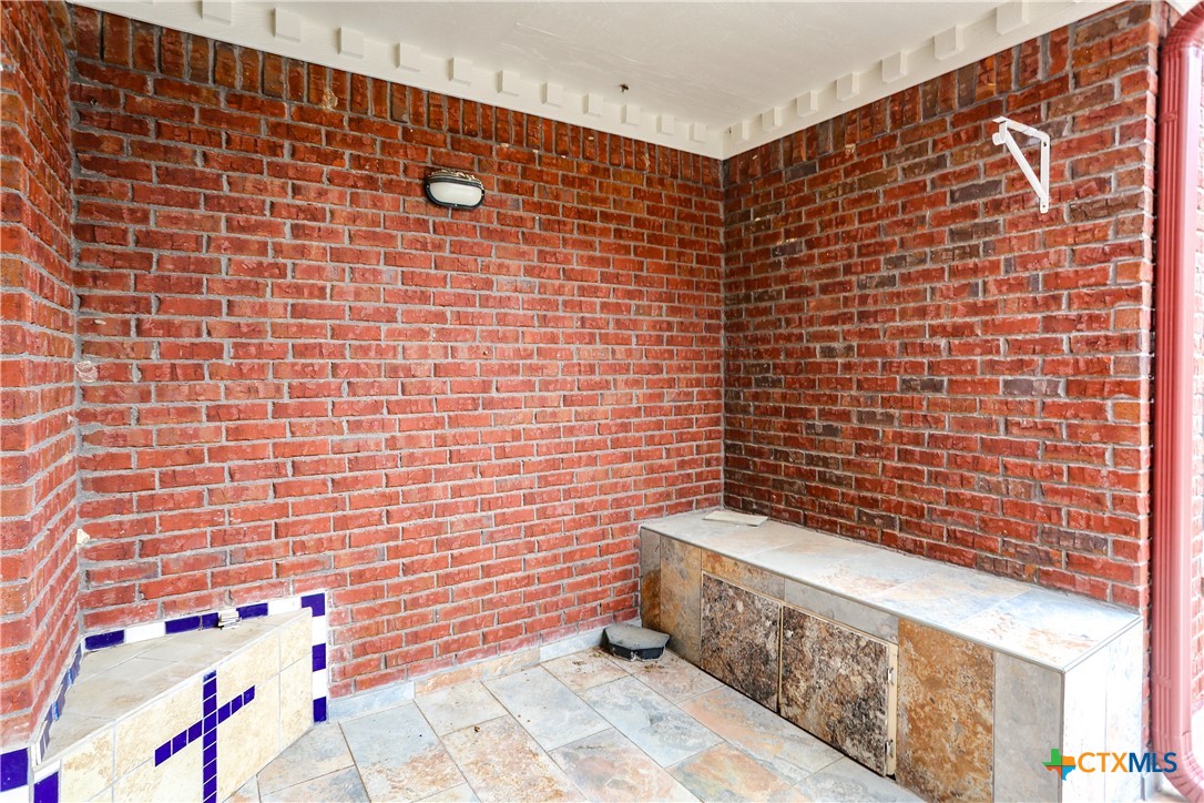 2110 Lakeview Loop Killeen, TX 76543 - Photo 36 of 42 a bathroom with a shower