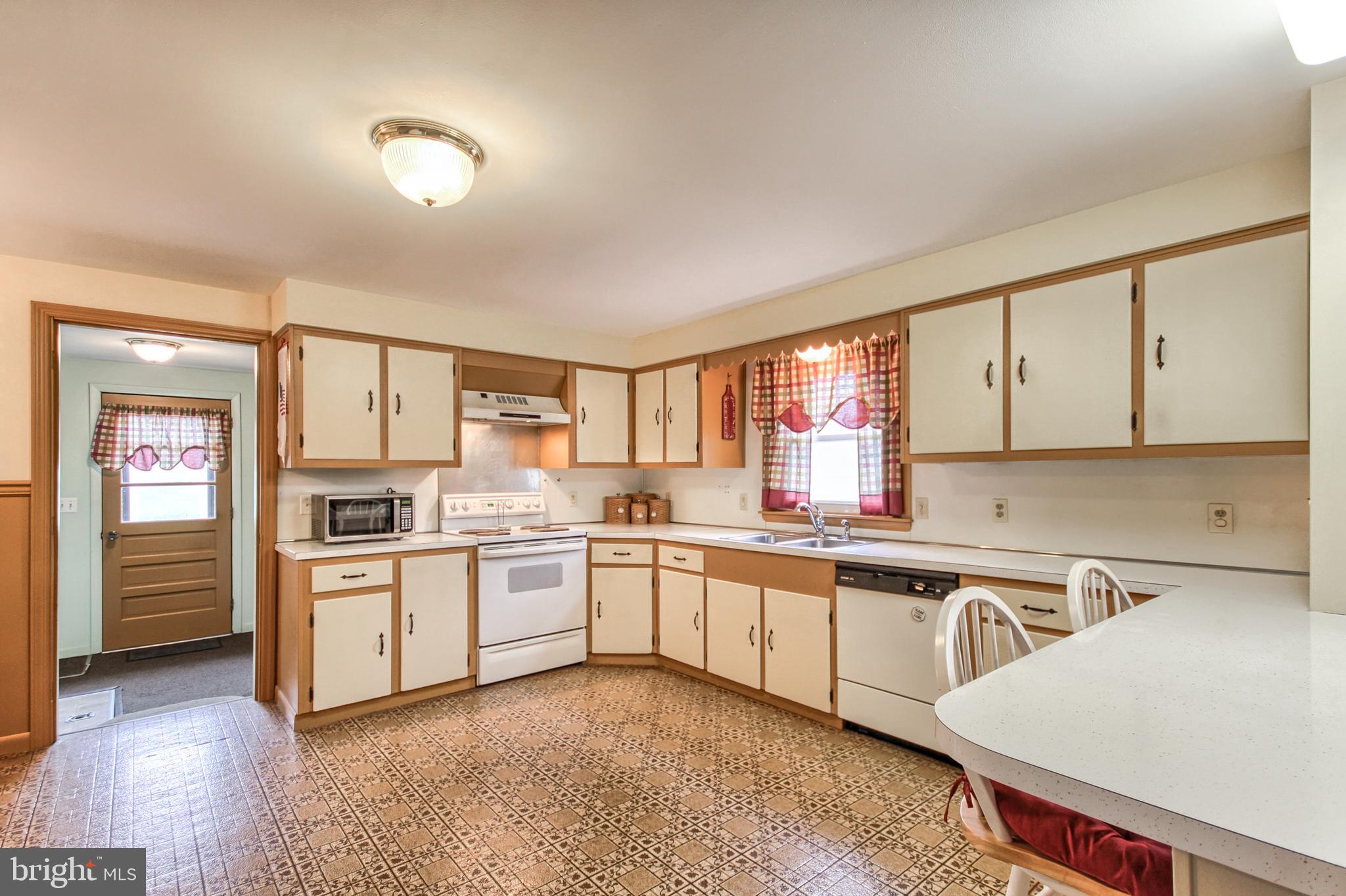 350 Grahams Wood Road Carlisle, PA 17015 - Photo 4 of 30 Gallery Image 4