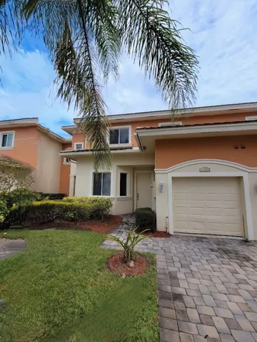 $2,300 | 2513 Stockbridge Square Southwest, Vero Beach, FL 32962