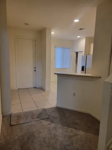 $2,300 | 2513 Stockbridge Square Southwest, Vero Beach, FL 32962