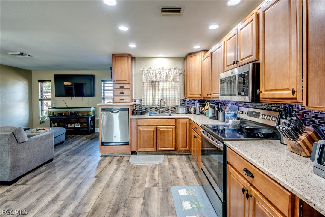 3015 8th Street Southwest Lehigh Acres, FL 33976 - Photo 13 of 43