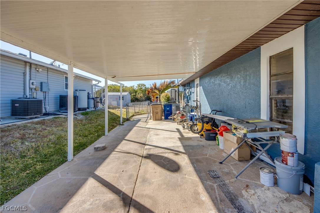 3015 8th Street Southwest Lehigh Acres, FL 33976 - Photo 5 of 34