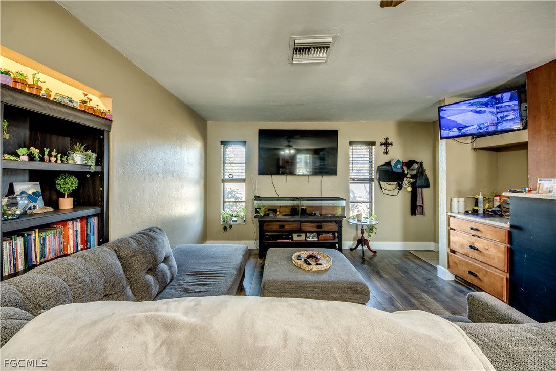 3015 8th Street Southwest Lehigh Acres, FL 33976 - Photo 7 of 43