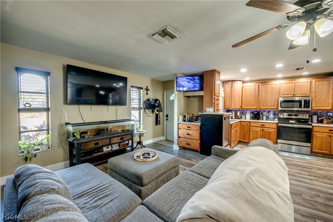 3015 8th Street Southwest Lehigh Acres, FL 33976 - Photo 8 of 43