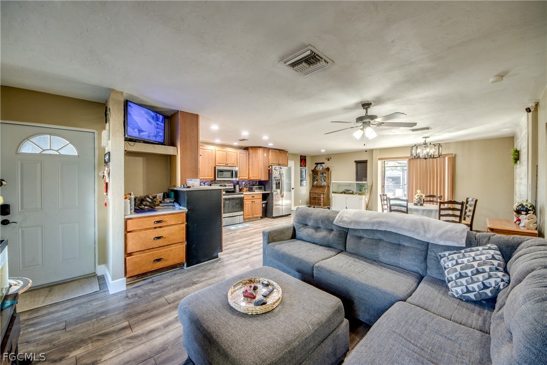 3015 8th Street Southwest Lehigh Acres, FL 33976 - Photo 9 of 43