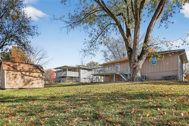 $235,000 | 1518 Southeast 15th St Place, Oak Grove, MO 64075